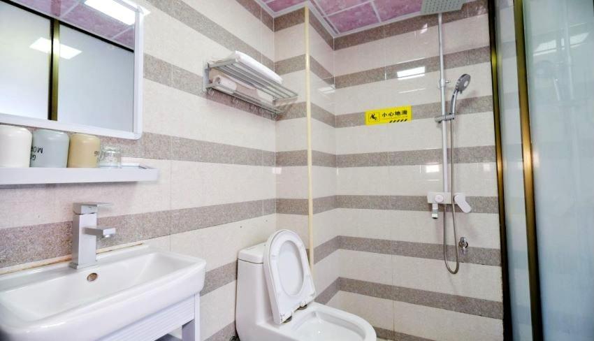 Showbiz Hostel Yangshuo Luaran gambar